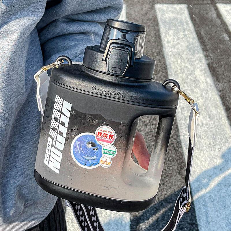 Sports water cup Large capacity men s fitness kettle women s high value high temperature resistant cup with straw space cup default item