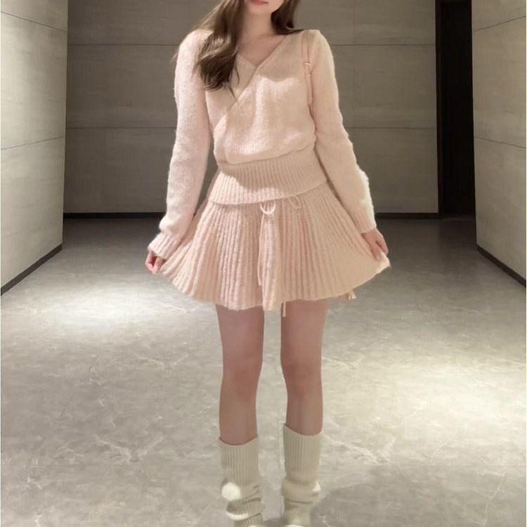 2026 Pink Knit Dress Set: Elegant Waist-Cinched Sweater & Short Skirt for Autumn/Winter