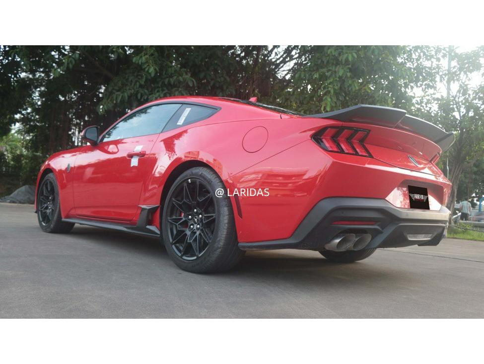 Carbon Fiber Rear Spoiler for Ford Mustang Dark Horse S650 Tail Wing Body Kit