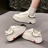 McQueen malé bílé boty dámské 2025 nové populární jarní všestranné módní zesílená podrážka zvyšující sportovní a volnočasové plátěné boty dámské