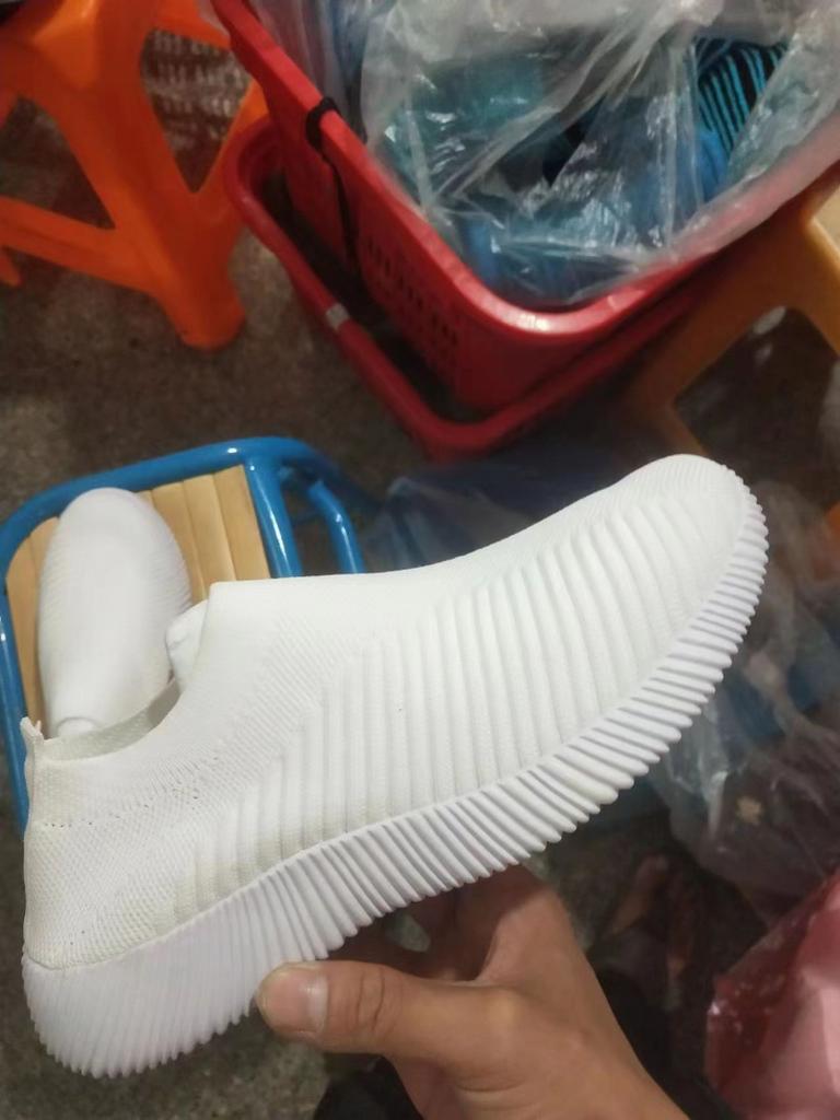 Fashion Comfortable And Breathable Elastic Socks Shoes Flat Socks And Casual Lightweight Flying Woven Footwear Women's Shoes Versatile