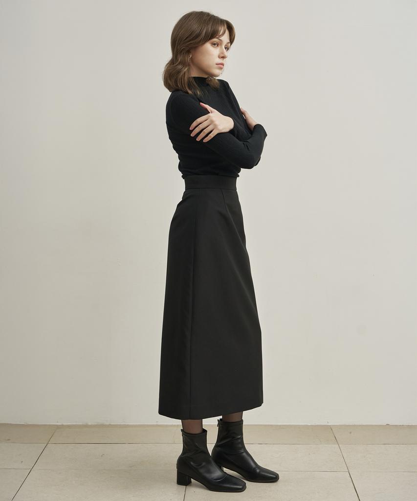 ARMOIRESECRET Classic H-Line Long Skirt