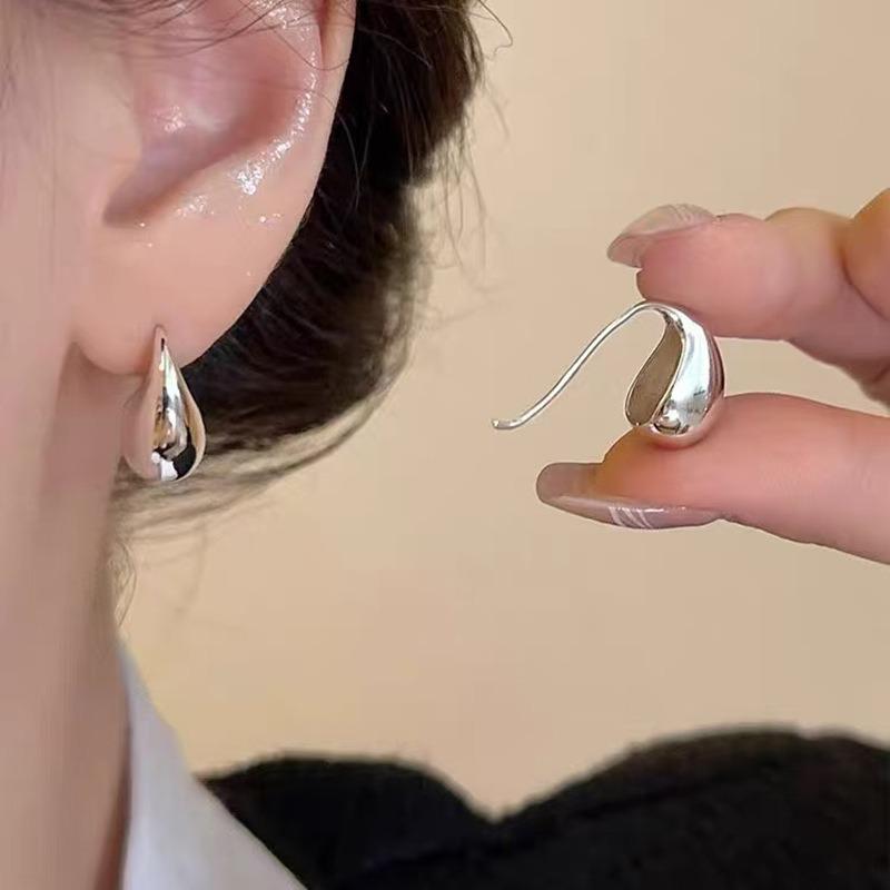 Gold Ring Earrings Women's Ear Buckles Light Luxury High-end Earrings Autumn and Winter Ring Earrings