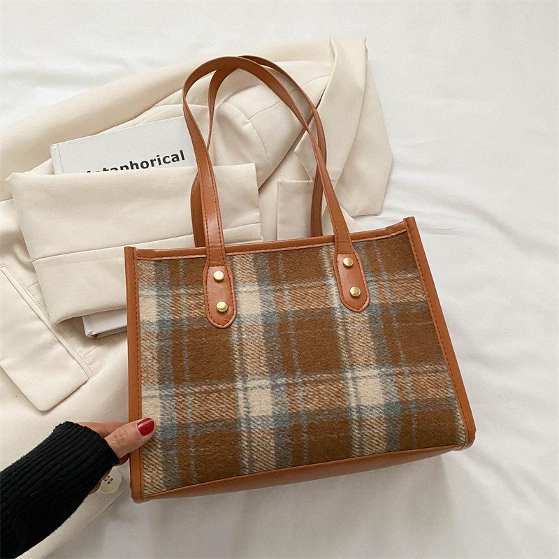 Korean Version of Fashionable Retro Woolen Handbag Bag Women's Trend Personalized Texture Plaid Contrasting Color Single Shoulder Messenger Bag Bucket