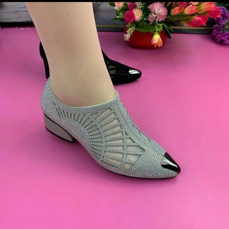 Hollowed Out Mesh Yarn High Heeled Sandals Water Diamond Breathable Low Heel Pointed Head New Fashion Summer