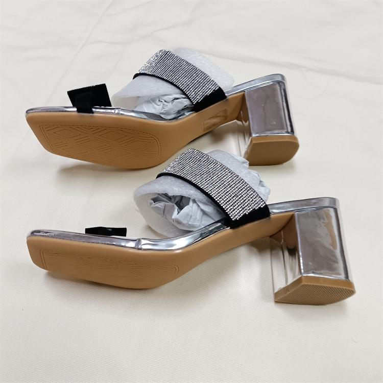 Fashion Glitter Slides Slippers Soft Female Shoes Rubber Flip Flops Square heel Jelly Comfort 2025 Summer Hawaiian Block Fabric Bling Cr