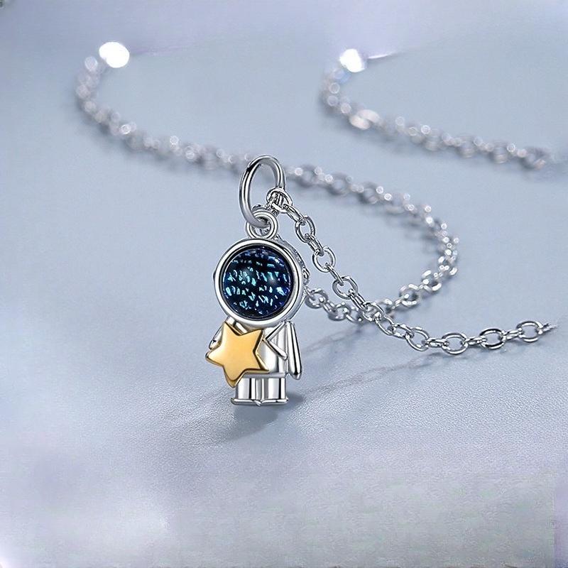Astronaut Star Pendant Necklace Two‑Tone Spaceman Design Blue Sparkling Inlay Adjustable Chain Fashion Neck Jewelry Gift
