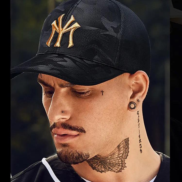 Cappello Trucker con visiera curva o con visiera piatta: qual è il