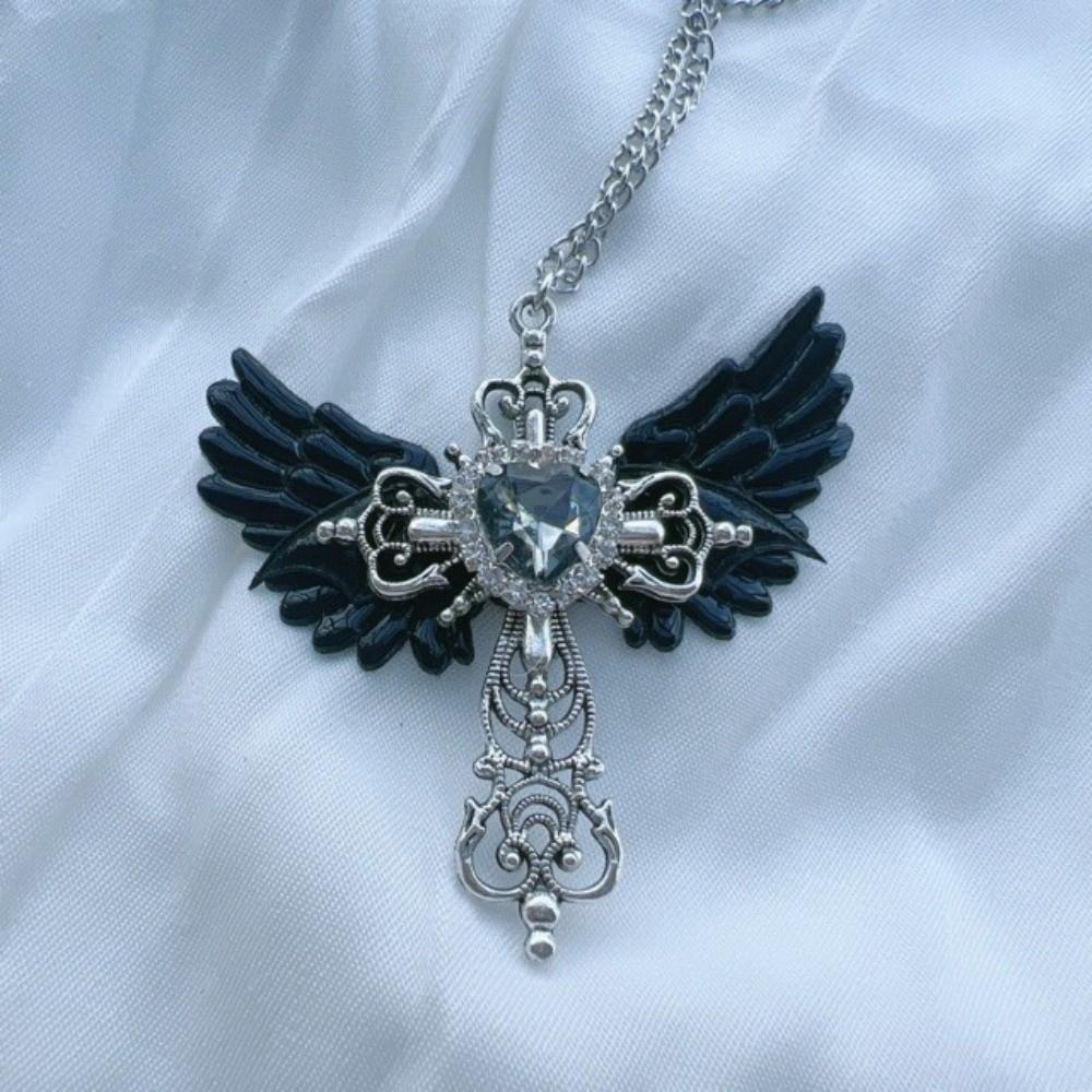 Faux Zirconia Pendant Necklace Gothic Wings Heart Shaped Necklace  Valentine's Day Gift