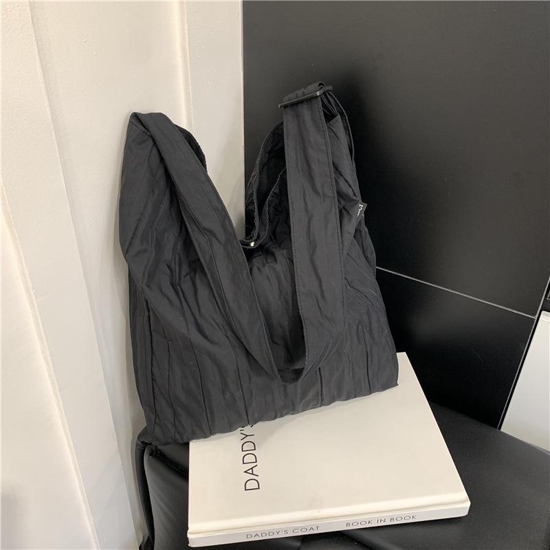 Cloth bag women's large-capacity new summer versatile pleated shoulder bag leisure student class tote bag