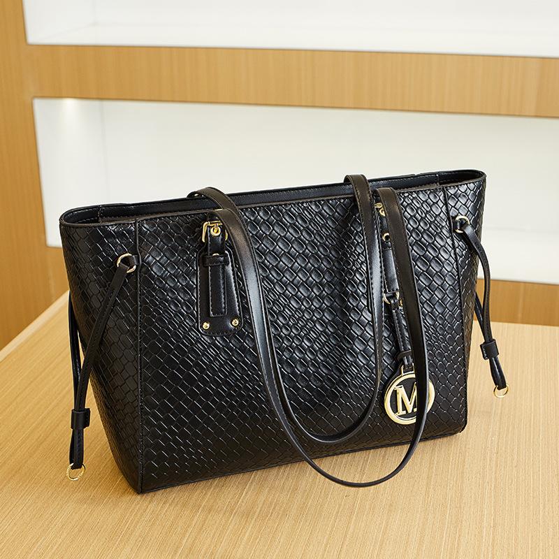 Women's One Shoulder Bag  New Fashionable and Versatile Large Capacity Tote Bag   French Simple Handbag