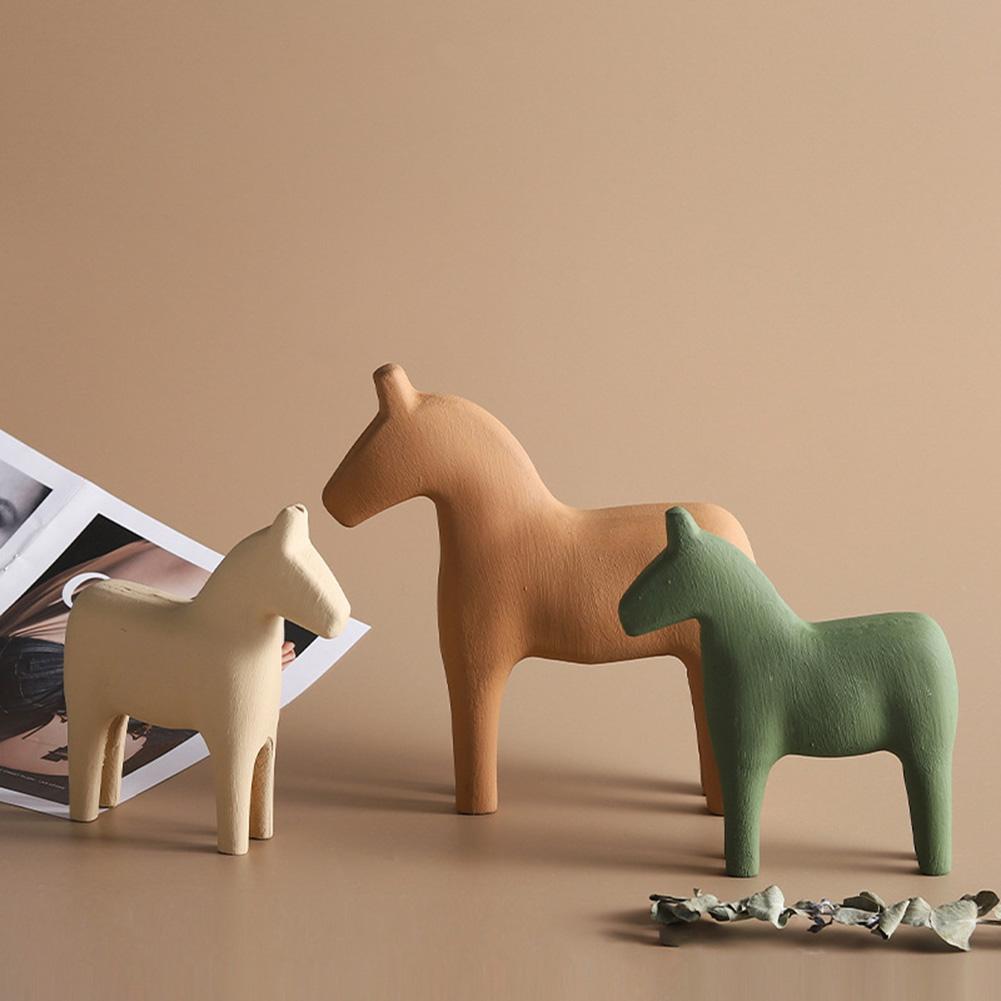 Wooden Horse Figurine Ornament Modern Minimalist Art Crafts For Living Room Bedroom Desktop Decoration