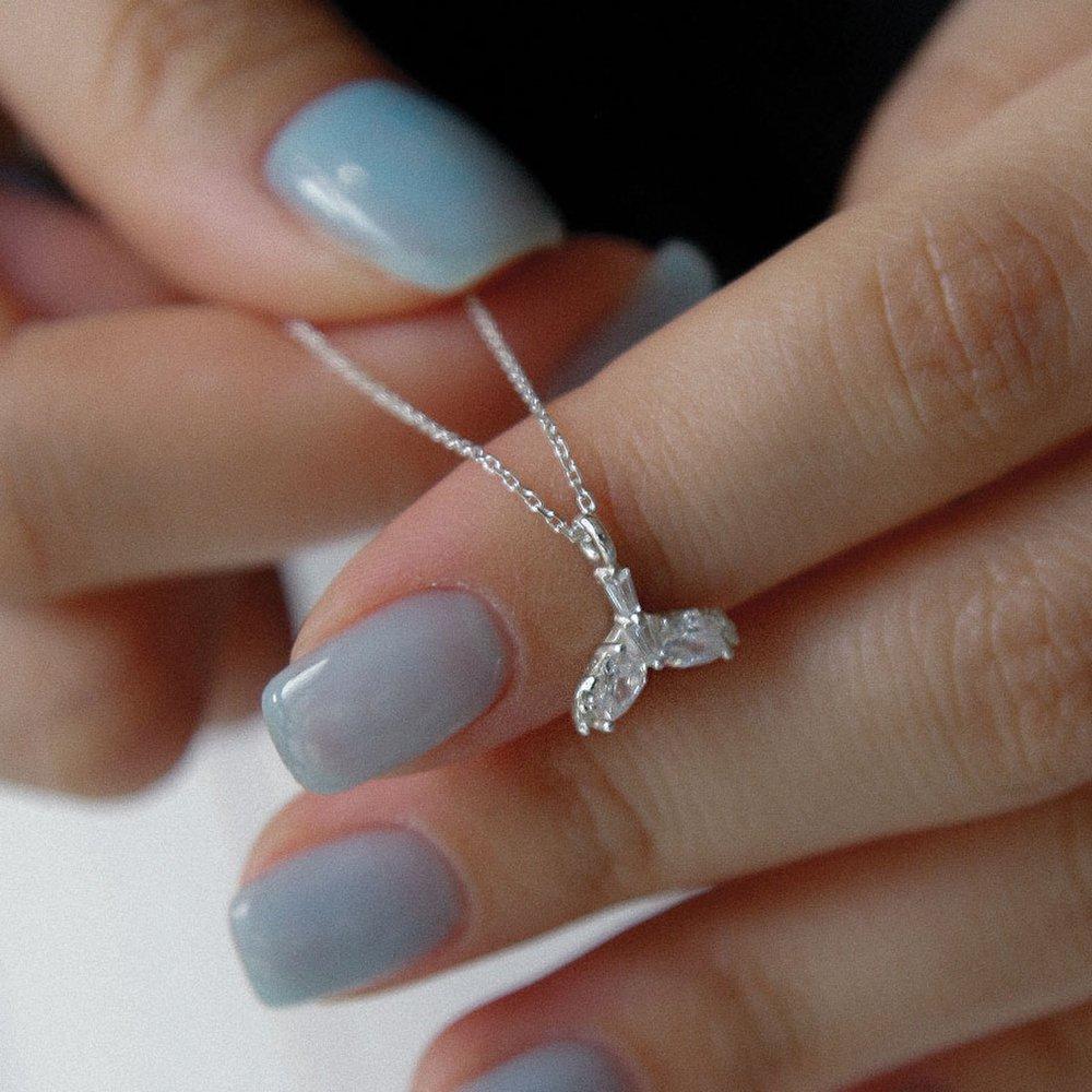 J.Lauren Cubic Whale Tail Silver Necklace N01228