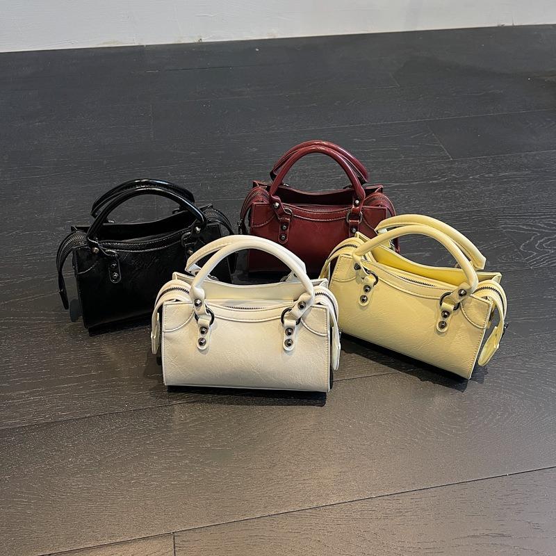 Premium handbag bag women's new oil wax leather locomotive bag pillow bag shoulder messenger bag