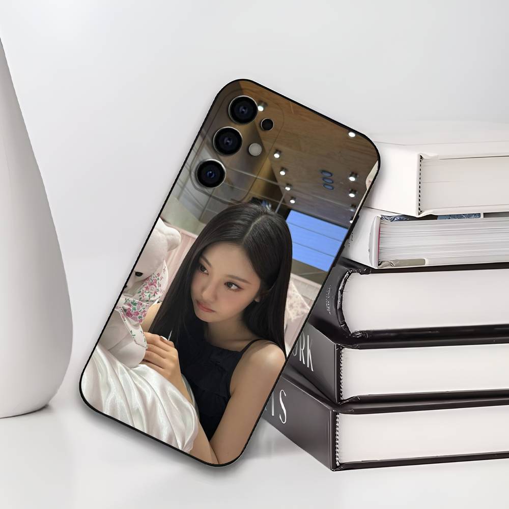 N-Ningning A-AespaS Phone Case For Samsung S25,S24,S21,S22,S23,S30,Ultra,S20,Plus,Fe,Lite,Soft Black Cover