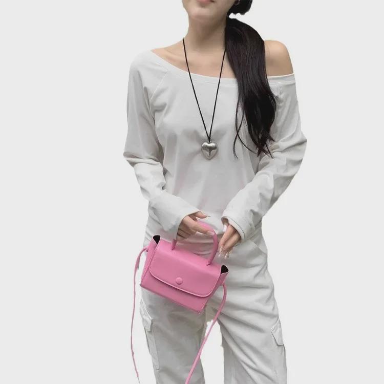 Women's 2024 Autumn Loose Off-Shoulder One-Sleeve T-Shirt: Sexy, Stylish, and Elegant.