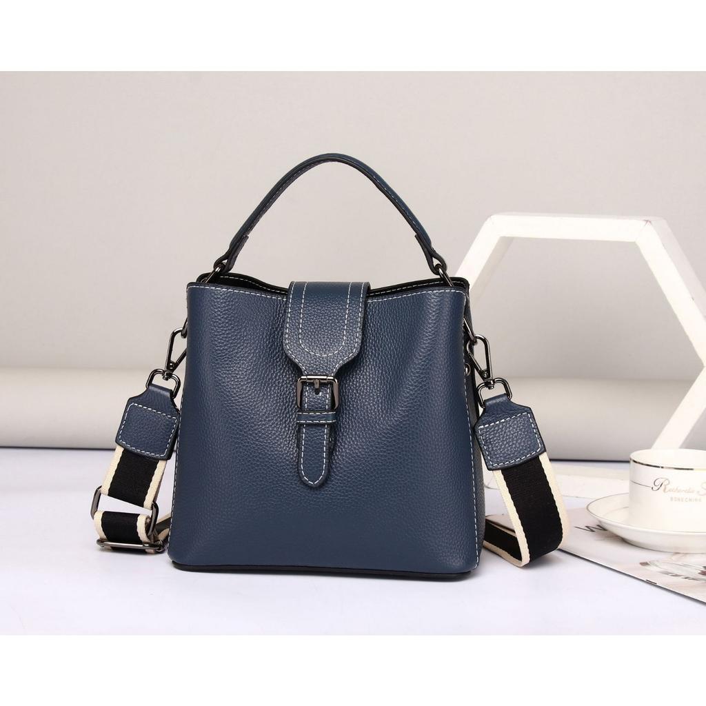 Cowhide Women's Bag Single Shoulder Crossbody Women's Bag Bucket Bag Design Fashionable Large Capacity