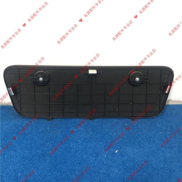 Auto parts High quality For SAIC Maxus G10 front door welcome pedal foot pedal G10 toolbox cover LEFT