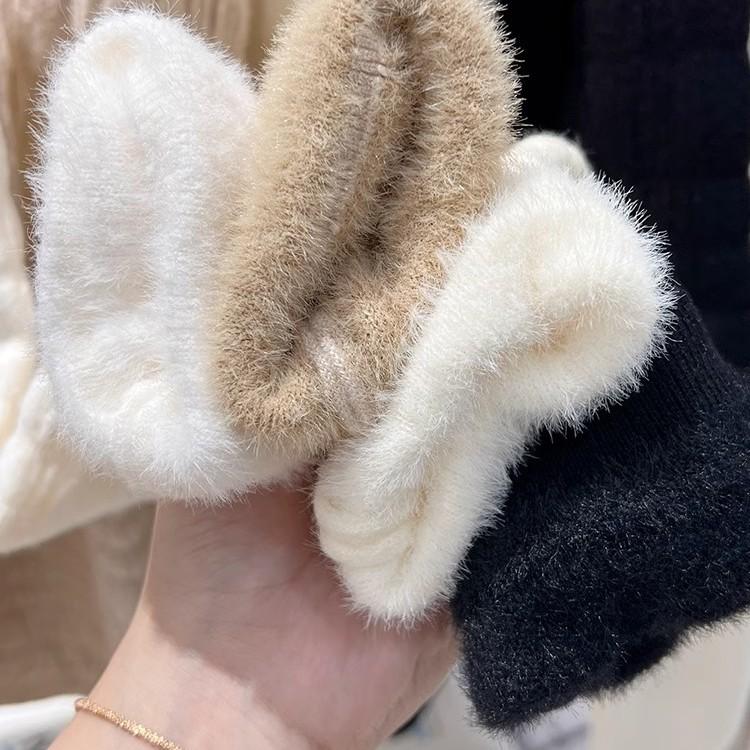 Jednoczęściowy sweter z futra norki dla kobiet połączony z jesienno-zimowym półwysokim dekoltem i codziennym swetrem z dzianiny aksamitnej