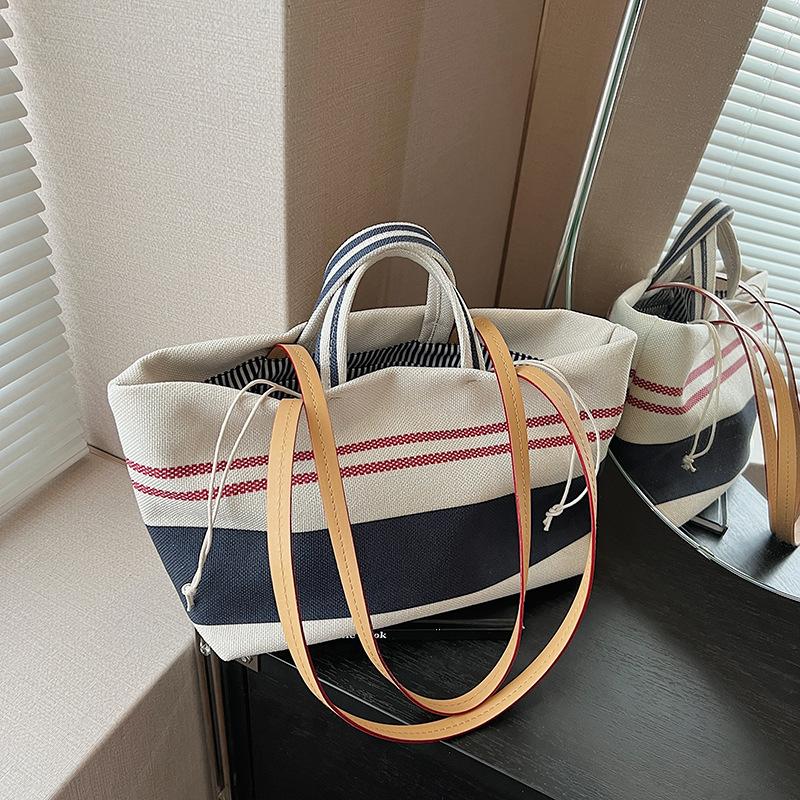 New Personalized Striped Women's Bag, Fashionable and Simple Large-capacity Shoulder Portable Tote Bag