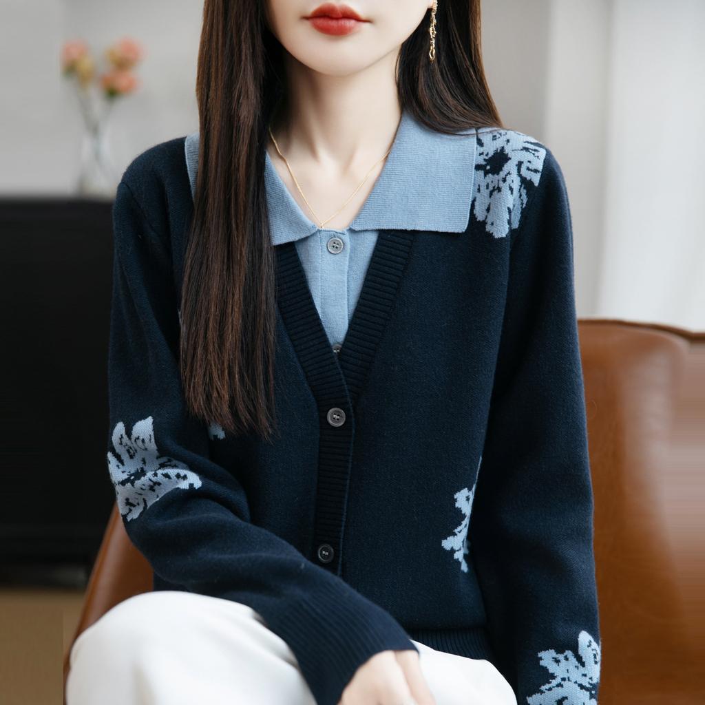 A New Jacquard Color-blocking Fake Two-piece Knitted Sweater for Women with A Lapel and A High-end Cardigan for Autumn and Winter