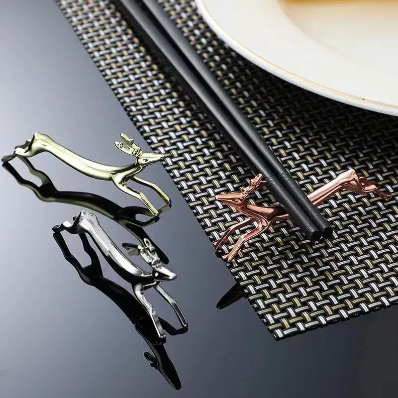 Creative Metal Dachshund Chopstick Holder Rest for Hotel Restaurant Dining Decoration Stand Tableware Home Accessories