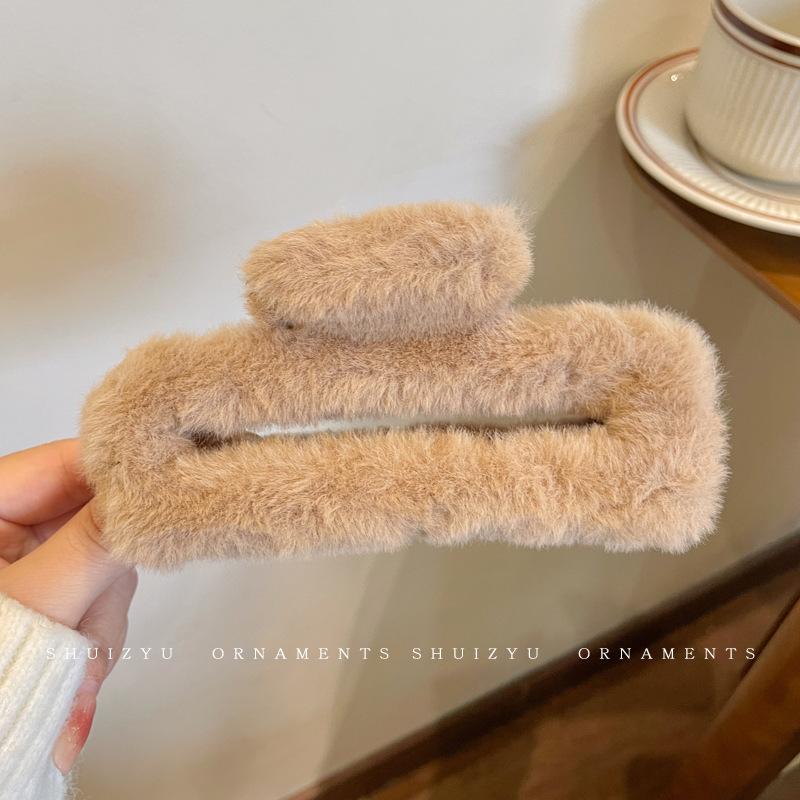Fashion Autumn and Winter Plush Grab Clip Women's Winter Back Head Hair Shark Clip Hairpin Hairpin Large Hairy Hairpin Headwear