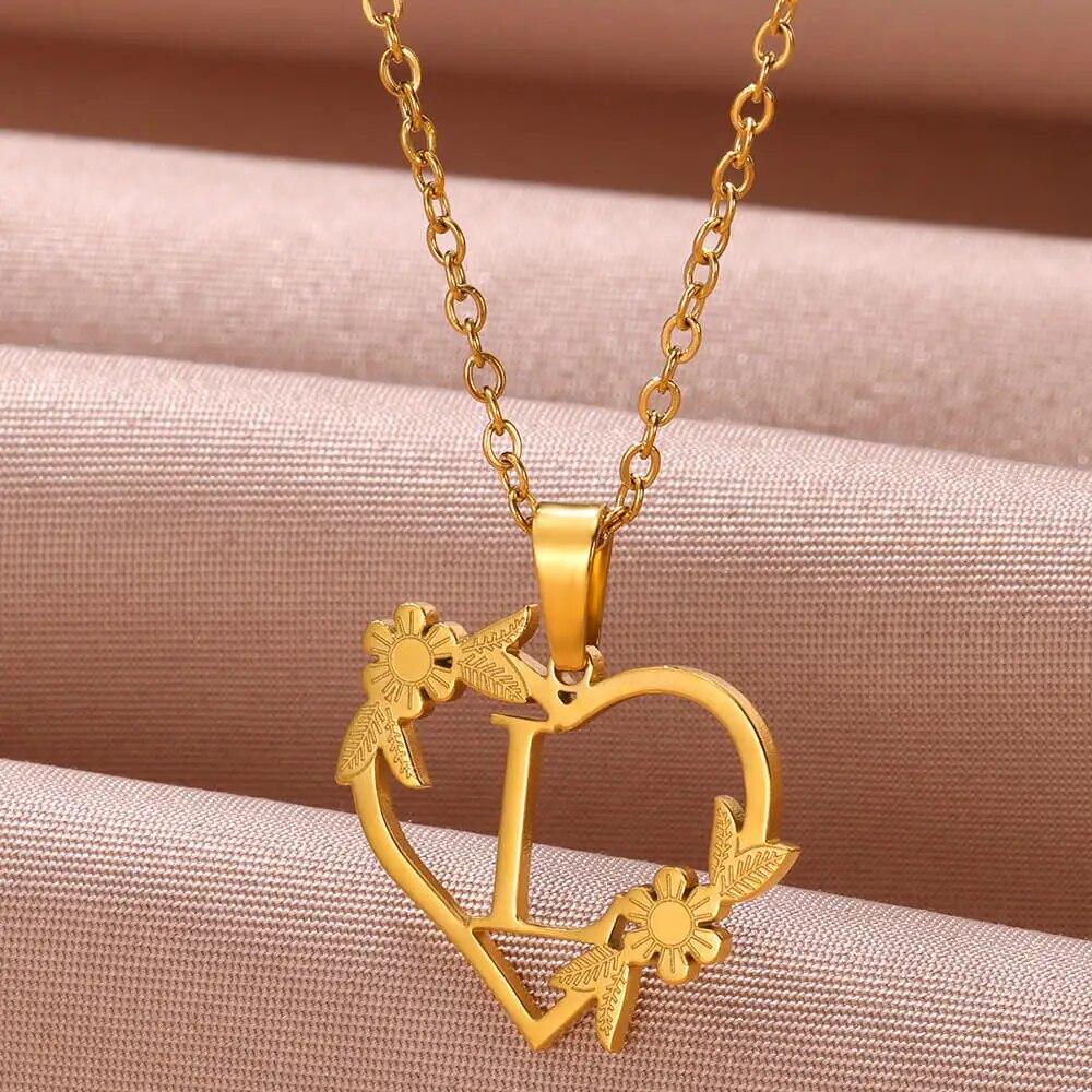 Zlatá farba Jemný kvetinový náhrdelník s iniciálami pre ženy a dievčatá z nehrdzavejúcej ocele Srdiečko s písmenom Choker náhrdelník Najlepšie darčeky Abecedné šperky