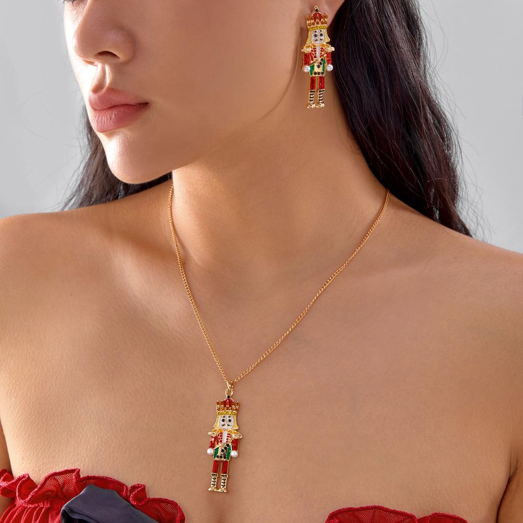 Design Sense Pink Cute Nutcracker Soldier Earrings for Women Shiny Rhinestone Imitation Pearl Elegant Earrings Christmas Jewelry