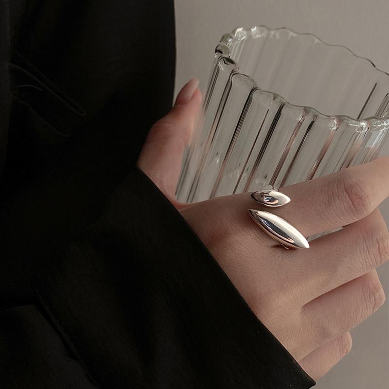 Silver Color Hollow Heart Rings for Women Wedding Engagement Luxury Oval Metal Open Rings Party Birthday Gifts