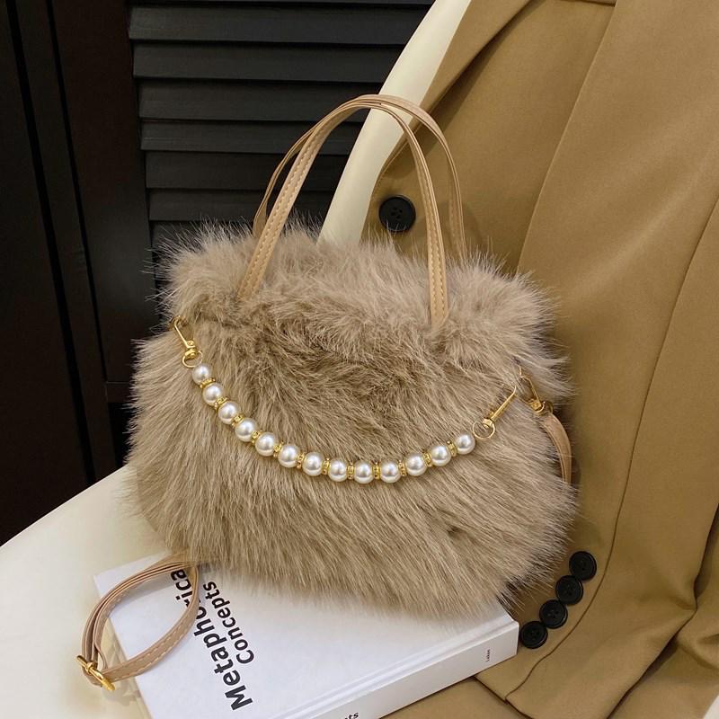 

Нова Модна Пухнаста Плюшева Сумка Квадратної Форми з Бісером через Плече - Універсальна та Стильна для Поїздок на Роботу