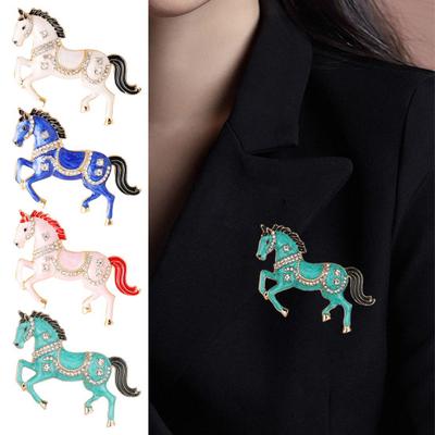 Enamel Horse Brooch Rhinestones Inlaid Horse Lapel Pin Retro Horse Brooch Pin Men Women Outfit Accessory for Clothes Hats Bags Scarves