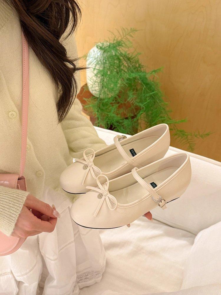

[Youshilai] Dopamine low saturation color light mouth single shoes bow design sense ballet shoes women 35