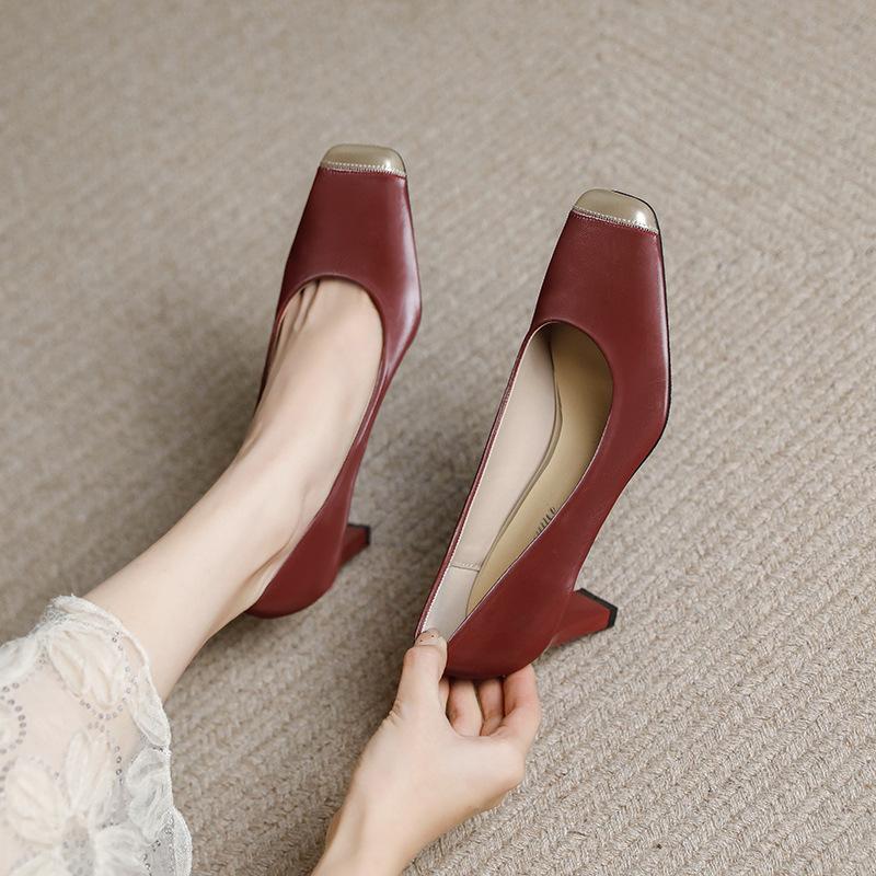 Trendy fransk firkantet tå høye hæler dame 2025 sommer ny tykk hæl lett munn fargematching temperament allsidige grå ensko