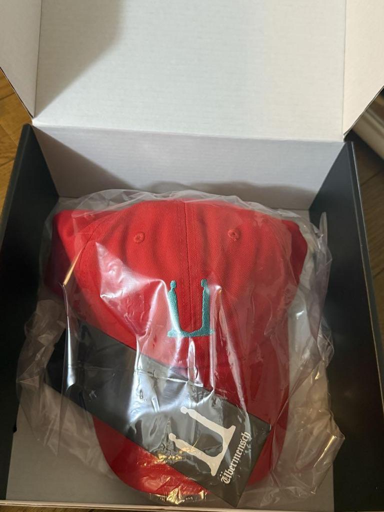 [USED] G-DRAGON Red Cap RED Übermensch Exhibition Jiyong