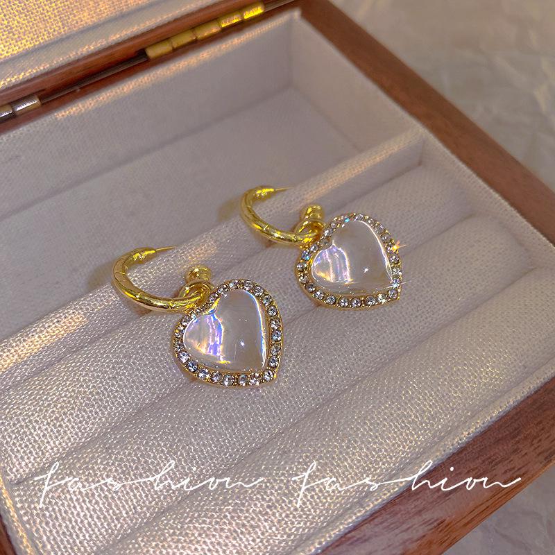 

Французские ретро серьги-сердечки из прозрачного циркона для женщин - корейский стиль, универсальные, элегантный дизайн