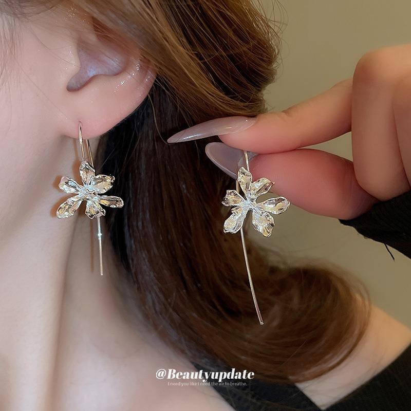 New French Iris Flower Earrings Light Luxury Niche Elegant Temperament Earrings Fashion High-end Earrings Women