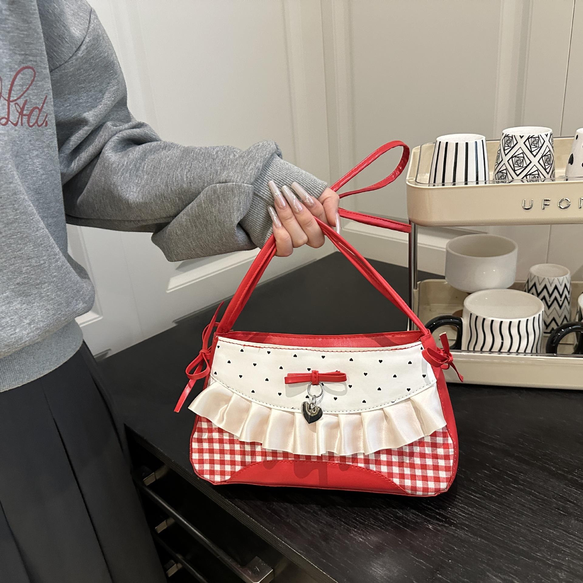 Сумка под мышкой, женская сумка-багет тренд 2025 новая нишевая кружевная милая и крутая стиль пэчворк маленькая сумка на одно плечо