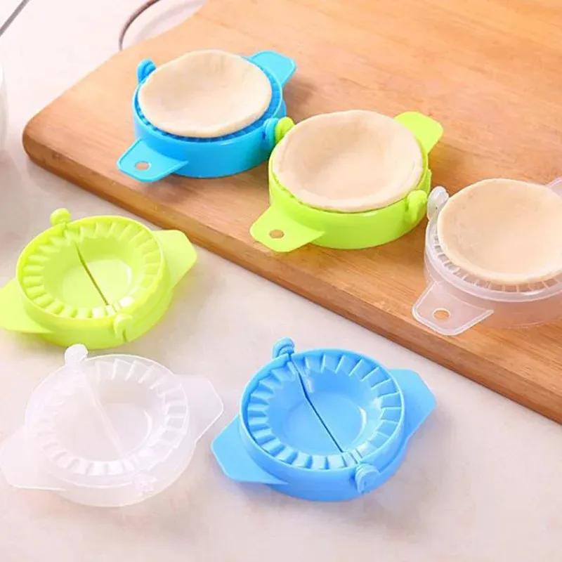 New DIY Plastic Dumpling Mold Dough Press Gadgets For Cooking Dumplings Easily Jiaozi Maker Gadget Kichen Tools Setfor Kitchen Gadget