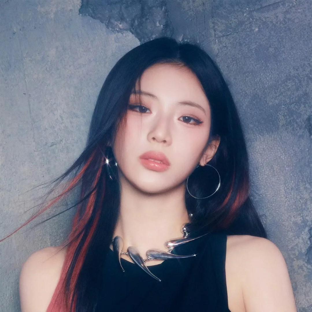 

BABYMONSTER [WE GO UP] 2-й мини-альбом PATTERN RUKA