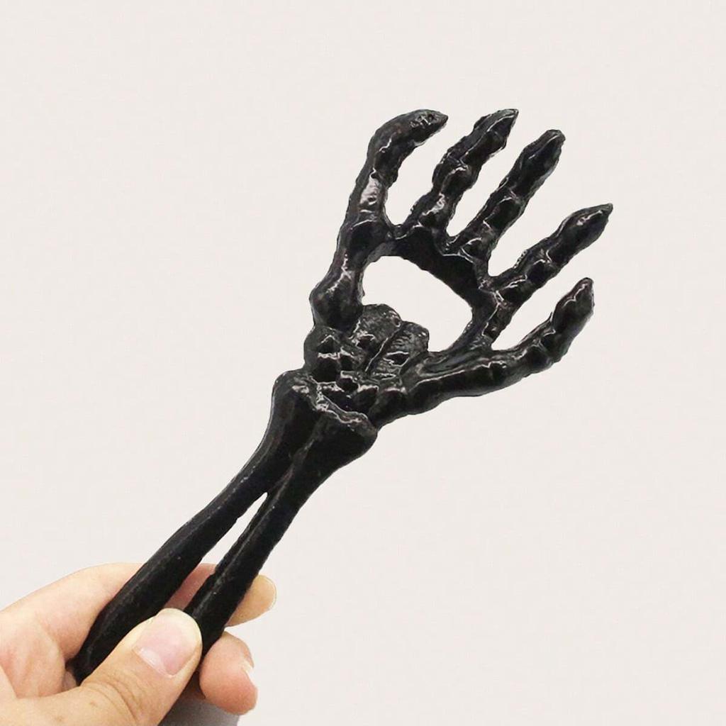 1pc-Skull Hand Bottle Opener - Black Metal, Perfect For Halloween Parties & Bar Decor, Unique Gift For Men
