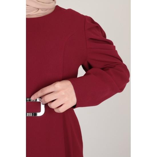 Plisowana spódnica ołówkowa z odkrytymi ramionami i hidżabem