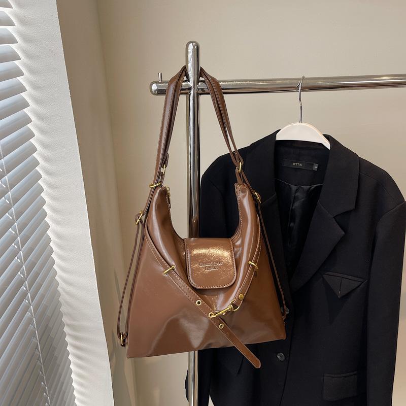 

New design retro niche oil wax leather lightweight soft leather double shoulder tote bag women s commuter large capacity shoulder messenger bag