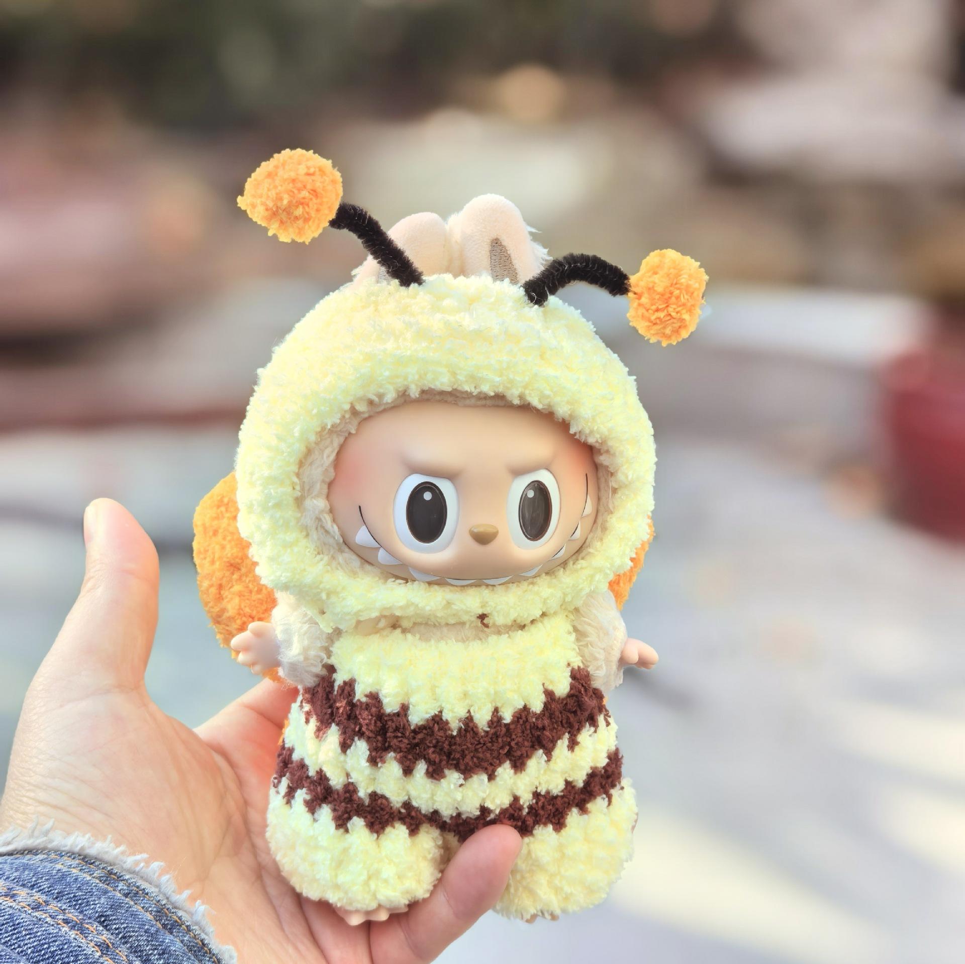 

Рождественский 17 см подвесной декор ручной работы, вязаный шерстяной комбинезон, снеговик, детская одежда, пчела 15CM Rabub handmade sweater