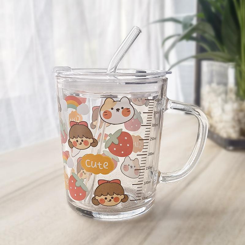 Cupa de lapte drăguță din sticlă cu pai de desene animate, cu capac și linguriță, cadou personalizat.