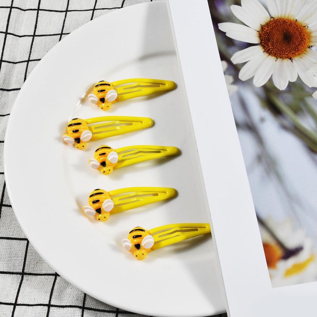 Pack of 5 Cute Bee Hair Clips for Kids Mixed ABS Plastic Hairpins Lightweight Girls Hair Accessories Multi Color Set