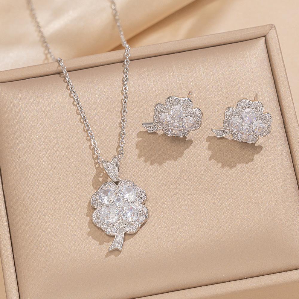 Elegantes Vollkristall vierblättriges Kleeblatt Halsketten- und Ohrstecker-Set, Minimalistischer Titanstahl Schmuck, Modisches Geschenk für Frauen