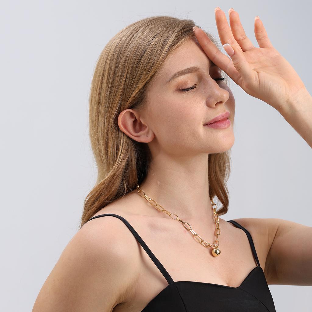 Europe, America, Punk Simple Return Chain Geometric Ball Pendant Necklace Women's Temperament Collarbone Chain Versatile