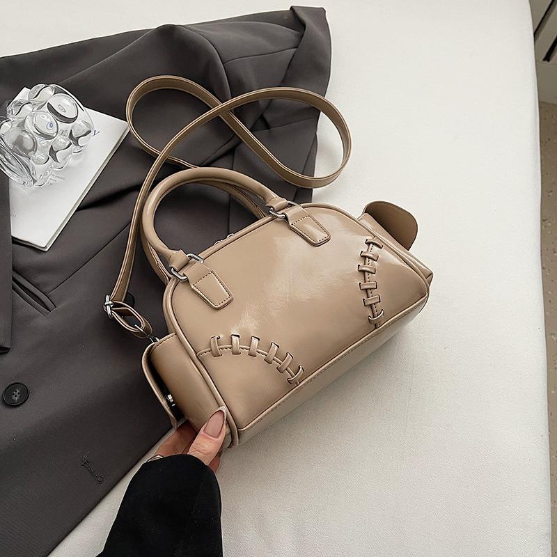 Niche portable bowling bag women's new trendy fashion large capacity armpit bag shoulder messenger bag