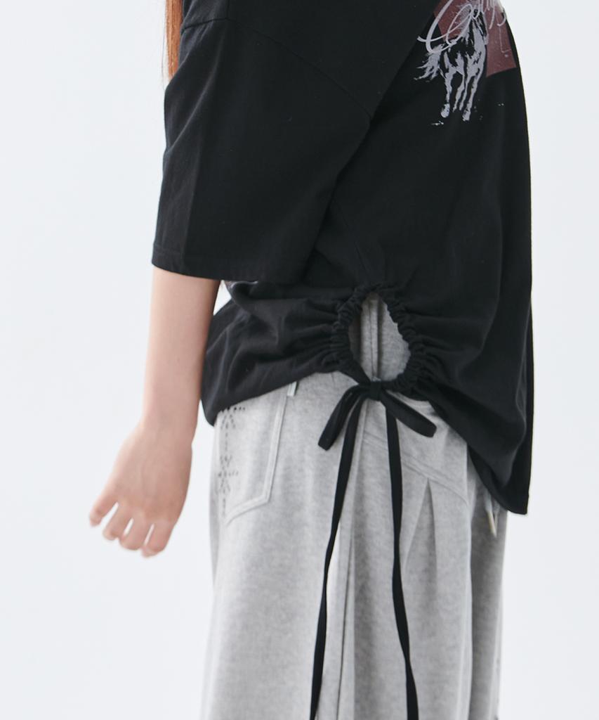 ESCAPEFROM [Escf X Hot Today] Cross Angel Print Side Shirring Detail Loose Fit One-Shoulder Short Sleeve T-Shirt Black